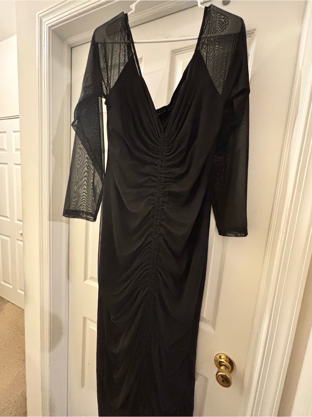 Prettylittlething Black Ruched V-Neck Long Sleeve Dress